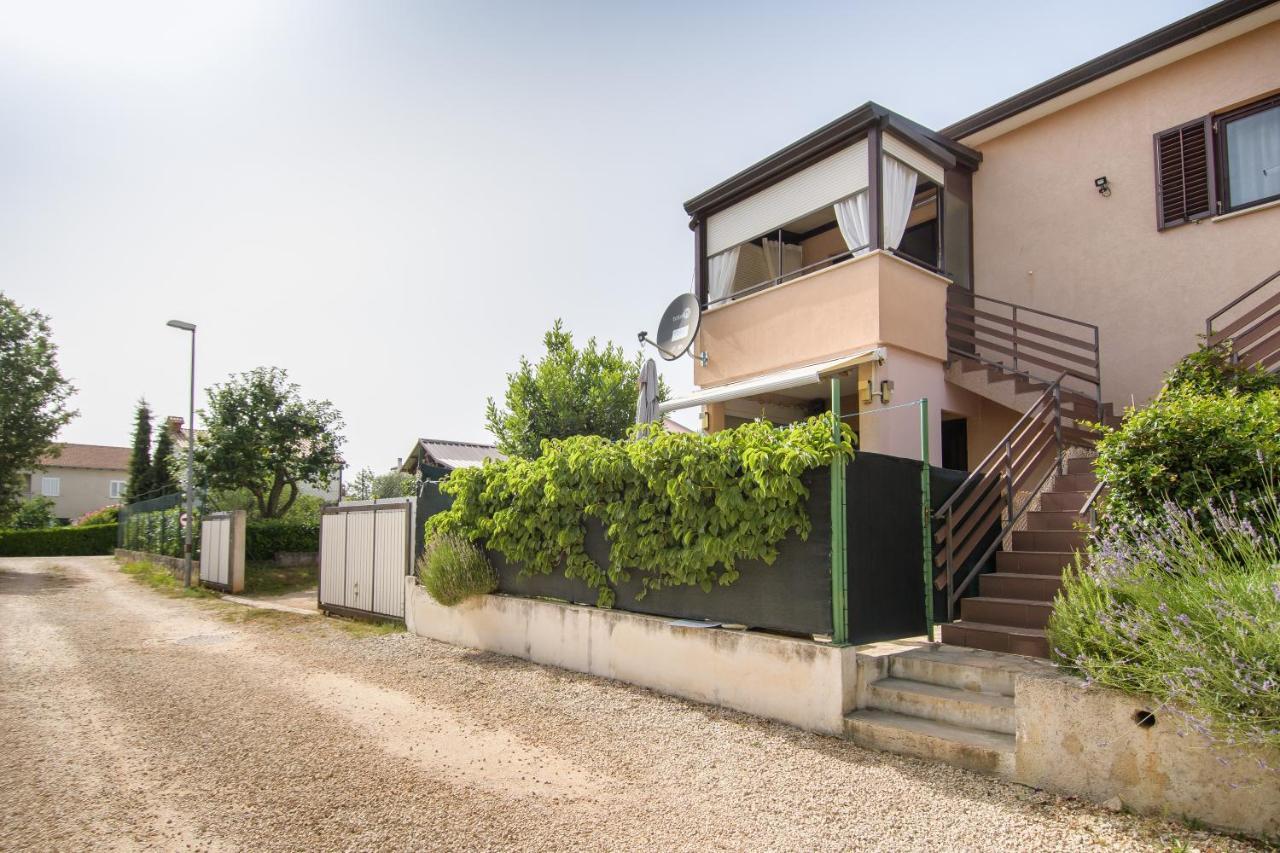 Apartman Alba Karigador Exteriér fotografie