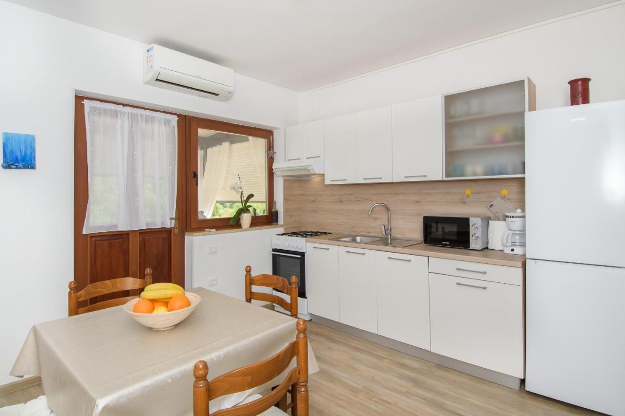 Apartman Alba Karigador Exteriér fotografie