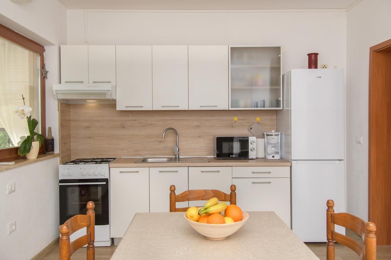 Apartman Alba Karigador Exteriér fotografie